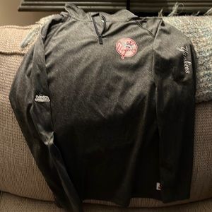 Lightweight 1/4 zip long sleeve Yankees logo